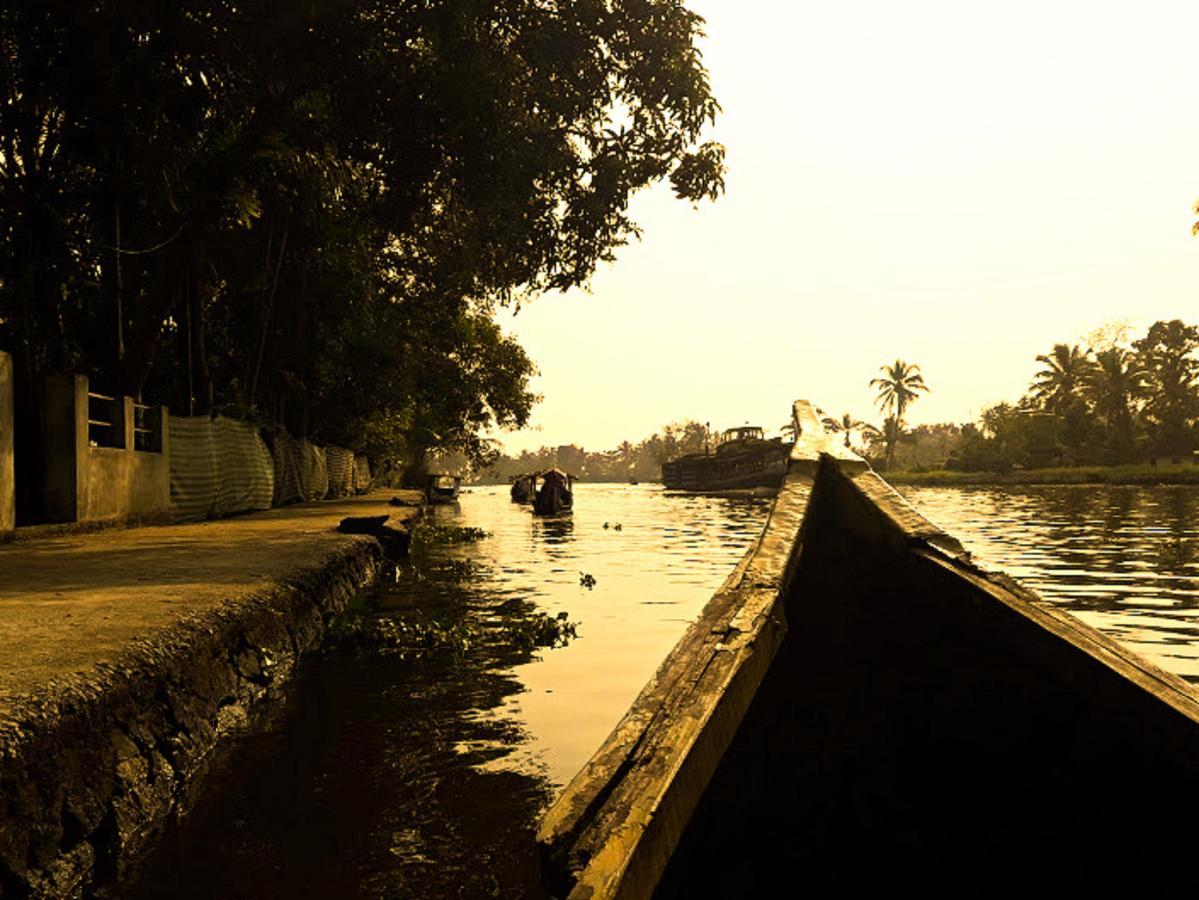 Aham Yoga Nest Bed & Breakfast Alappuzha Exterior foto